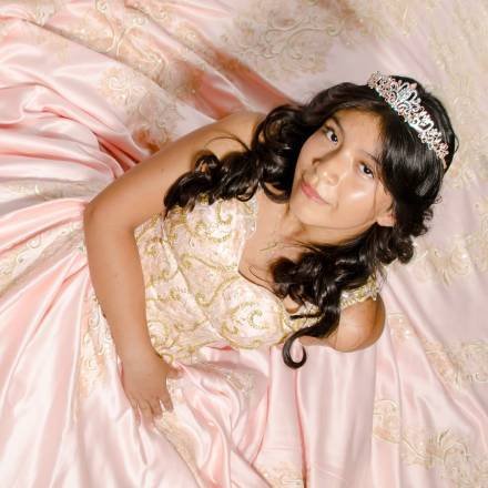 Imagen ilustra Vestidos de Quinceañera para celebrar los 15 años.